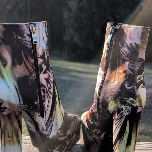 Artistic Azalea Wang Print Platform Heeled Boots, Y2K, Goth - Picture 5 of 8